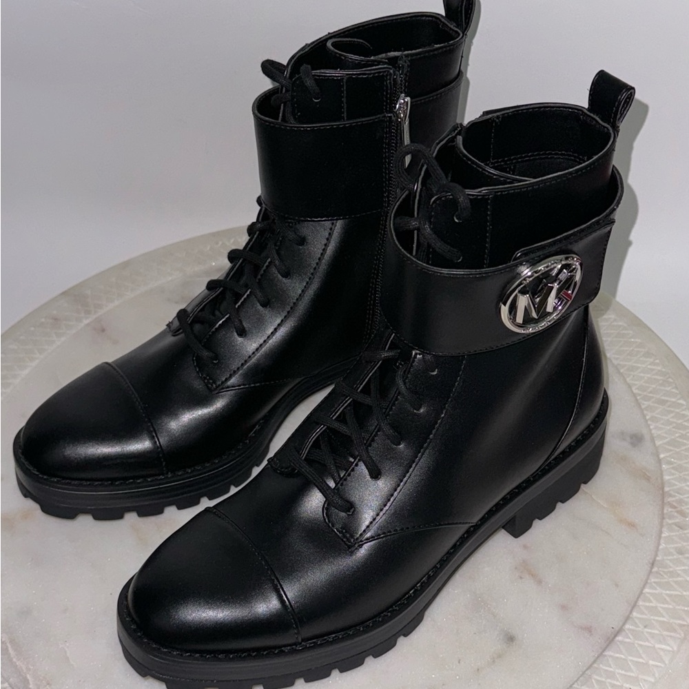 New MICHAEL KORS Tatum Leather  BOOTS Black MK Silver BUCKLE Women’s Size 8 $175